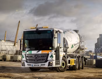Mercedes-Benz Econic 3235 L with concrete mixer body [RHD] '2015–pr.