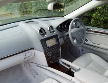 Interior Mercedes-Benz GL 500 4MATIC [UK-spec] (X164) '2006–09