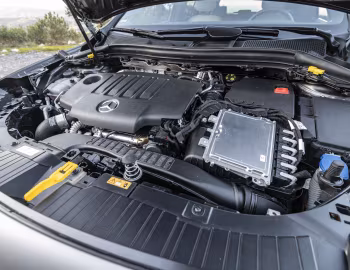 Bajo el capó Mercedes-Benz GLA 220 d 4MATIC Progressive Line [Worldwide] (H247) '2020–23