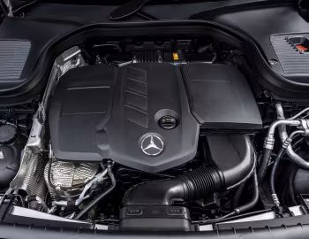 Bajo el capó Mercedes-Benz GLC 220 d 4MATIC [UK-spec] (X253) '2019–22