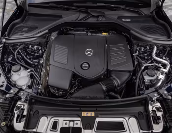 Bajo el capó 2023–pr. Mercedes-Benz GLC 300 AMG Line [North America] (X254) '2023–pr.