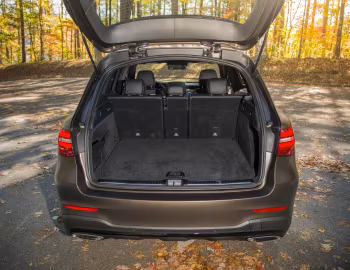 Porta-malas 2016–19 Mercedes-Benz GLC 300 4MATIC AMG Line [North America] (X253) '2015–19