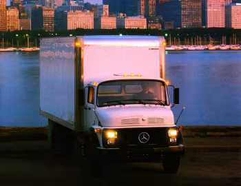 Mercedes-Benz L 1315 with Morgan delivery body [US-spec] '1985–????