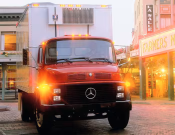 Mercedes-Benz L 1315 Refrigerator Truck [US-spec] '1985–????