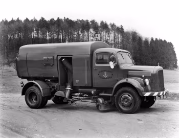 Mercedes-Benz LKO 311/42 KUKA Kehrmaschine (Br. L 311) '1955–61