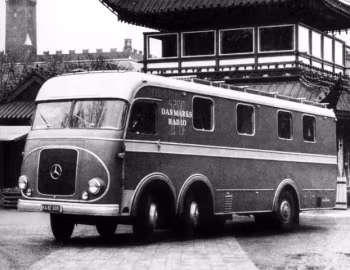 Mercedes-Benz LP 333 mit Kässbohrer Aufbau '1962