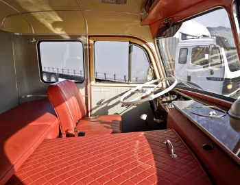 Interior Mercedes-Benz LP 333 Kofferwagen '1958–61