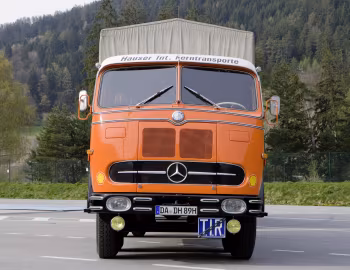 Mercedes-Benz LP 333 Pritschenwagen mit Wackenhut Aufbau '1958–61