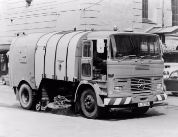 Mercedes-Benz LPKO 1113 B KUKA Kehrmaschine (Br.358) '1970