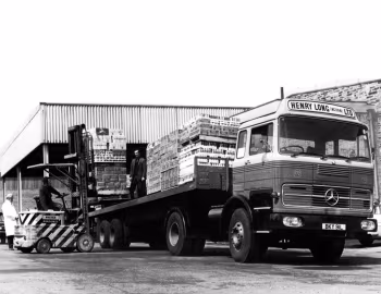 Mercedes-Benz LPS 1924 [UK-spec] (Br.336) '1969–74