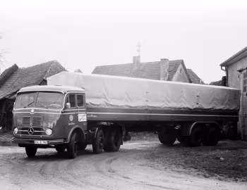 Mercedes-Benz LPS 333 Sattelzugmachine '1958–61