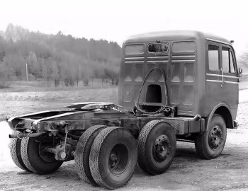 Mercedes-Benz LPS 333 Sattelzugmachine '1958–61