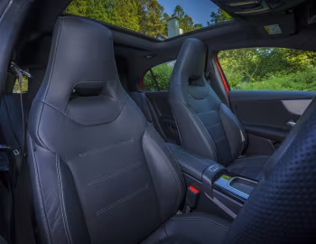 Intérieur Mercedes-AMG A 35 4MATIC Aerodynamic Package [UK-spec] (W177) '2023–pr.