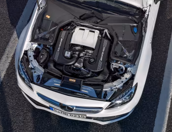 Bajo el capó Mercedes-AMG C 63 S Cabriolet [Worldwide] (A205) '2016–18