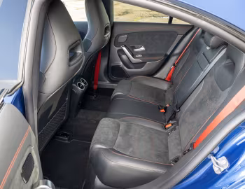 Інтер'єр Mercedes-AMG CLA 35 4MATIC [UK-spec] (C118) '2023–н.ч.