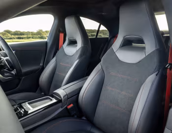 Інтер'єр Mercedes-AMG CLA 35 4MATIC [UK-spec] (C118) '2023–н.ч.