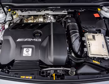 Bajo el capó Mercedes-AMG CLA 45 S 4MATIC+ Aerodynamic Package [UK-spec] (C118) '2020–23