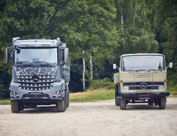 Mercedes-Benz Arocs 3251 mit Meiller Trigenius D421 Dreiseitenkipper, Mercedes-Benz LP 1519 Pritschenwagen