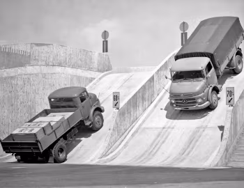 Mercedes-Benz LAK327 & LK710