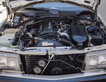 Bajo el capó Mercedes-Benz 190 E 2.3-16 [UK-spec] (W201) '09.1984–10.1988