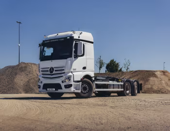 Mercedes-Benz Actros 2548 K with Palfinger swap body (Br.963) '2026