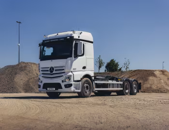 Mercedes-Benz Actros 2548 K with Palfinger swap body (Br.963) '2026