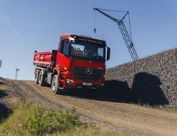 Mercedes-Benz Arocs 2651 with Dautel three-way tipper '2026