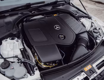 Bajo el capó Mercedes-Benz C 200 AMG Line [Malaysia] (W206) '2025–pr.