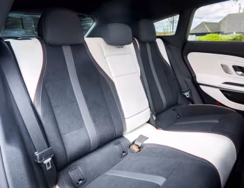 Intérieur Mercedes-Benz CLA 350 4MATIC Shooting Brake with EQ Technology AMG Line [UK-spec] (X174) '2026