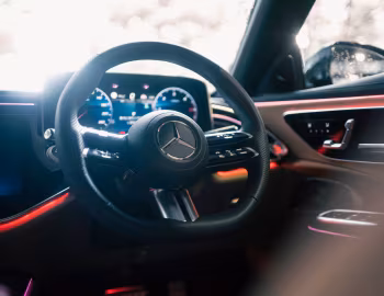 Panel frontal Mercedes-Benz E 220 d AMG Line "Sport Night Edition" [Japan] (W214) '2026