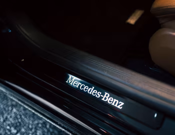 Interior Mercedes-Benz E 220 d AMG Line "Sport Night Edition" [Japan] (W214) '2026
