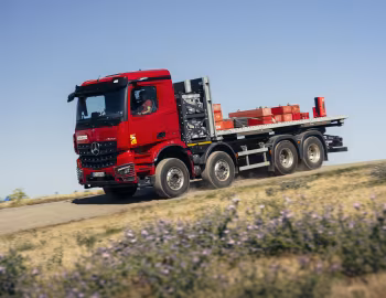 Mercedes-Benz eArocs 400 8×4 mit Wechselbrückenaufbau '2026