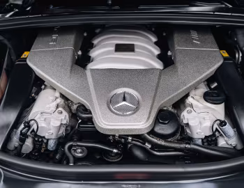 Bajo el capó Mercedes-Benz R 63 AMG [UK-spec] (W251) '2006–07
