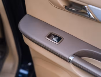 Interior Mercedes-Benz R 63 AMG [UK-spec] (W251) '2006–07