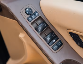 Interior Mercedes-Benz R 63 AMG [UK-spec] (W251) '2006–07