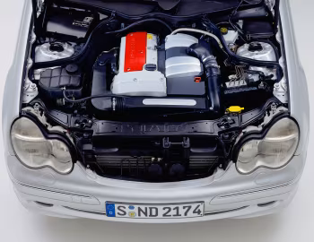 Bajo el capó Mercedes C 200 Kompressor (W203) '03.2000–08.2004