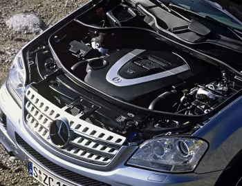 Bajo el capó Mercedes-Benz ML 500 [Worldwide] (W164) '2005–08