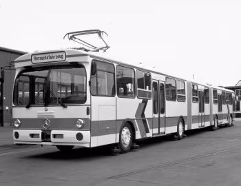 Mercedes-Benz O 305 G "O-Bahn" Doppelgelenkbus Versuchswagen (Br.307) '1981