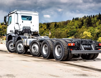 Paul Mercedes-Benz Arocs 4448 10×4 Fahrgestell '2013–pr.