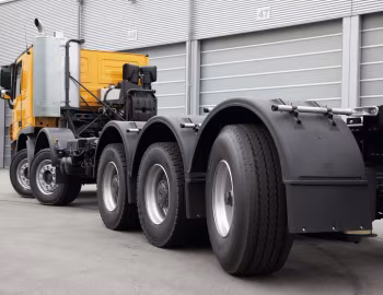 Paul Mercedes-Benz Actros 5548 10×4-6 Fahrgestell