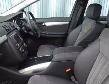 Interior Mercedes-Benz R 320 CDI 4MATIC AMG Sports Package [UK-spec] (W251) '2006–10