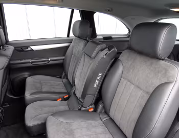 Interior Mercedes-Benz R 320 CDI 4MATIC AMG Sports Package [UK-spec] (W251) '2006–10