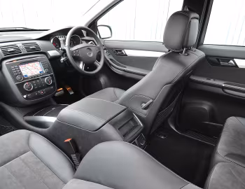 Interior Mercedes-Benz R 320 CDI 4MATIC AMG Sports Package [UK-spec] (W251) '2006–10