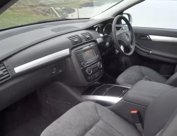 Interior Mercedes-Benz R 350 4MATIC AMG Sports Package [UK-spec] (W251) '2006–10