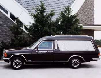 Mercedes-Benz 230 E Rappold Bestattungswagen (Bm.123.200) '1981–????