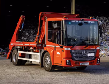 Mercedes-Benz Econic 1827 L Boughton skiploader [UK-spec] '2019