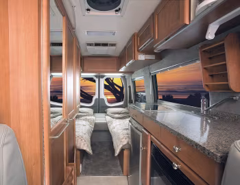 Interior 2011–14 Roadtrek RS-Adventurous (Br.906) '2010–14
