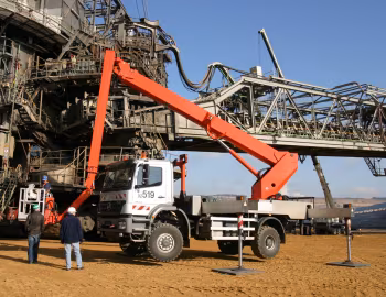 Mercedes-Benz Axor 1833 A mit Hubarbeitsbühne Ruthmann-Steiger T370 '2005–10