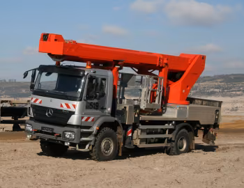 Mercedes-Benz Axor 1833 A mit Hubarbeitsbühne Ruthmann-Steiger T370 '2005–10