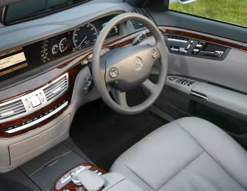 Interior Mercedes-Benz S 500 [UK-spec] (W221) '2006–09
